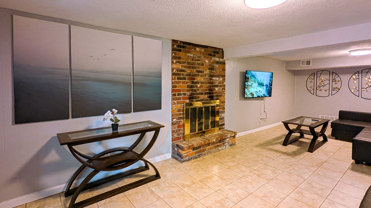 Photo of Livingroom in Lenexa