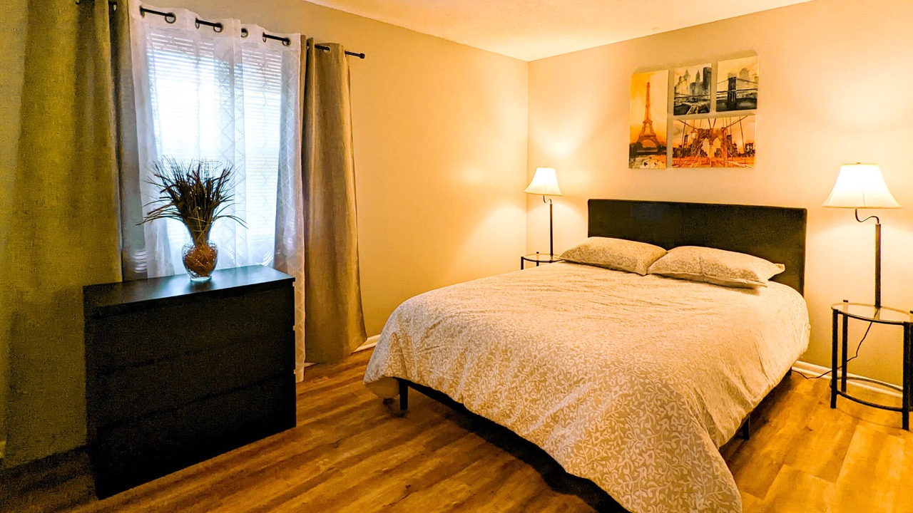 Photo of Bedroom in Lenexa