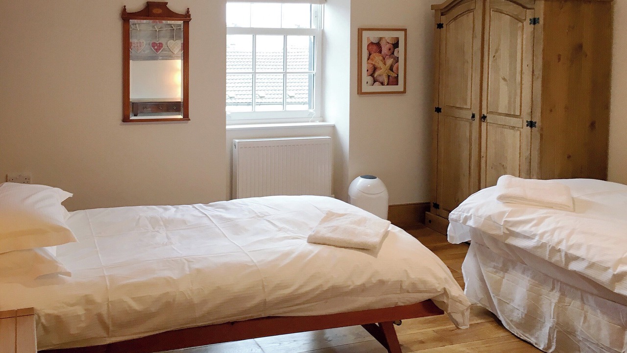 Photo of Others in Annan