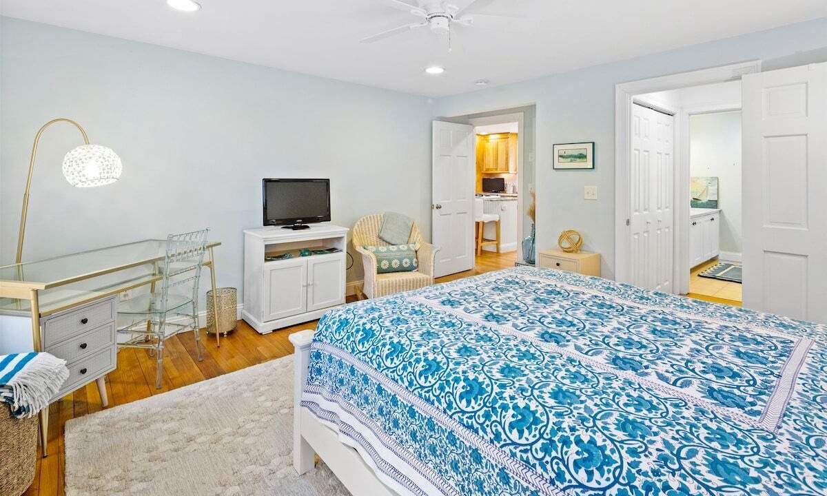 Photo of Bedroom in East Orleans