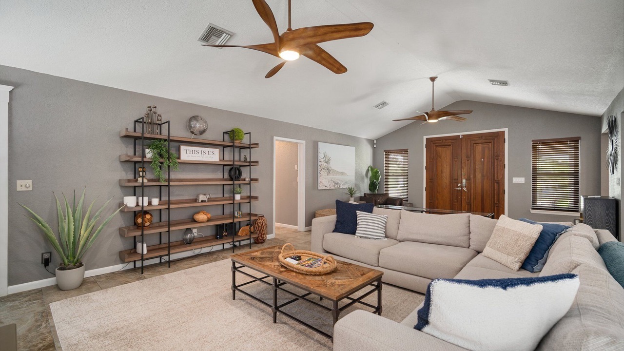 Photo of Livingroom in Tierra Verde