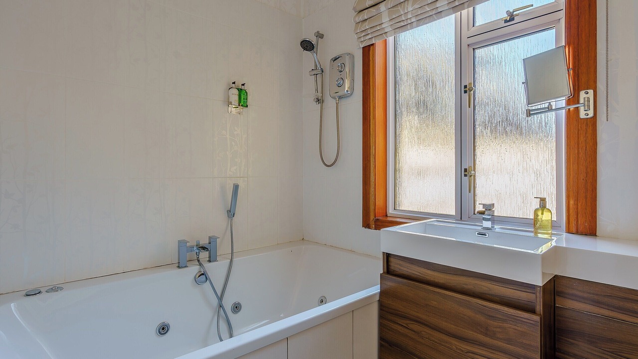 Photo of Bathroom in Skelmorlie