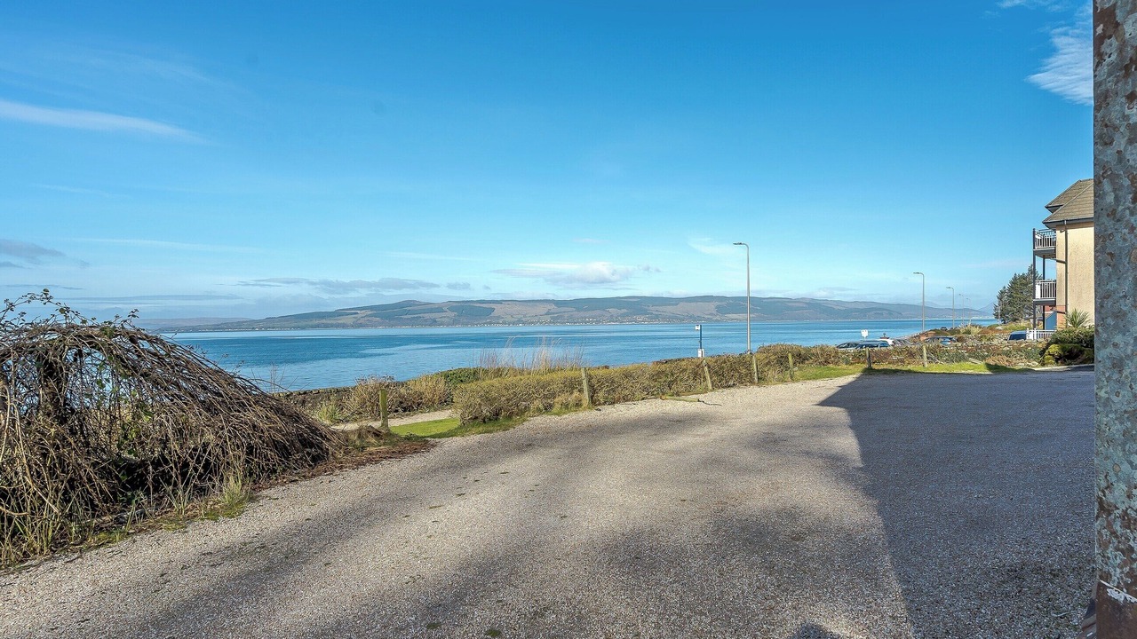 Photo of Others in Skelmorlie