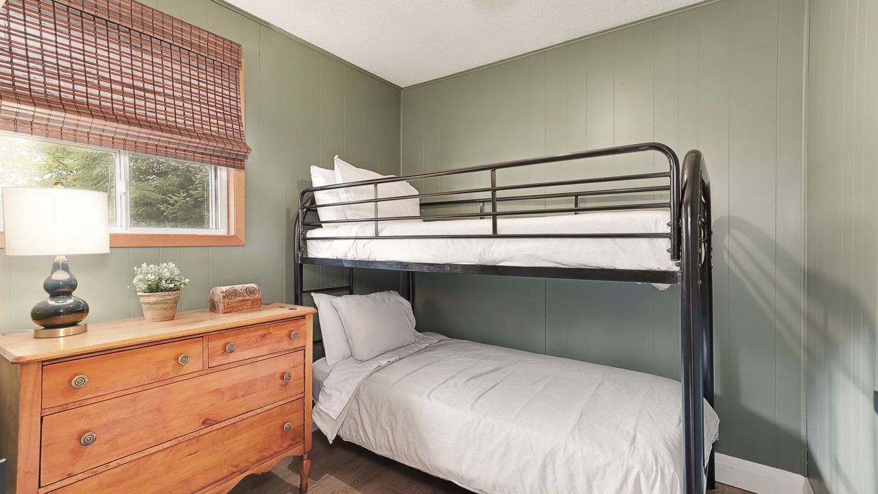 Photo of Bedroom in Meaford
