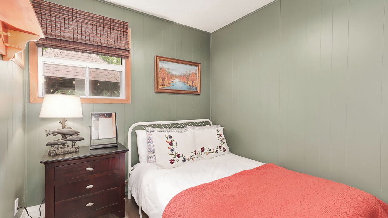 Photo of Bedroom in Meaford