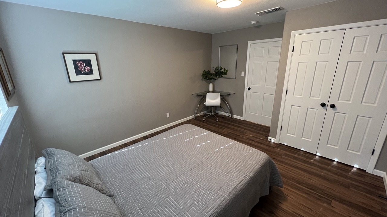 Photo of Bedroom in Roswell