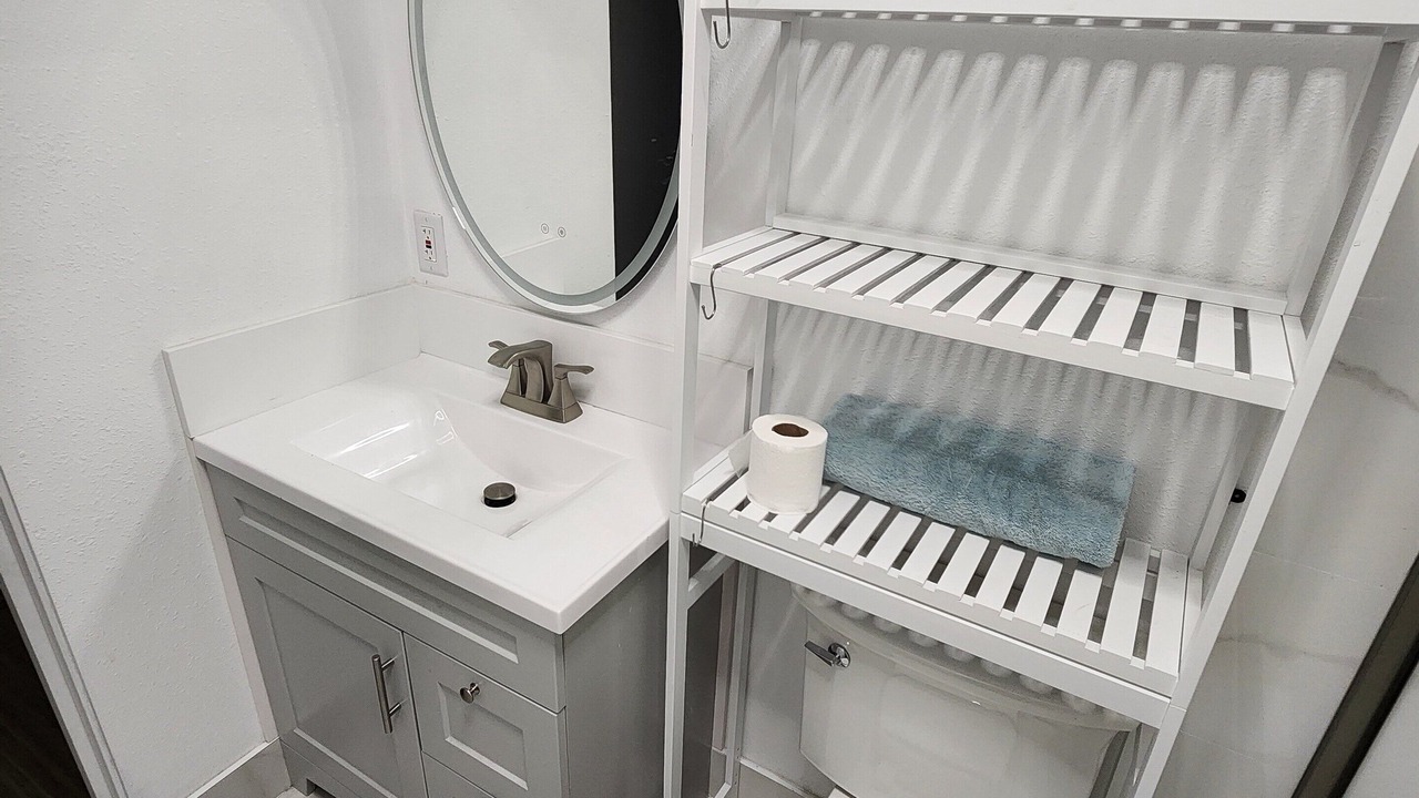 Photo of Bathroom in Hellman Street