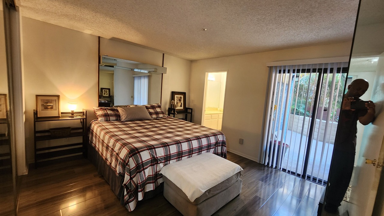 Photo of Bedroom in Hellman Street