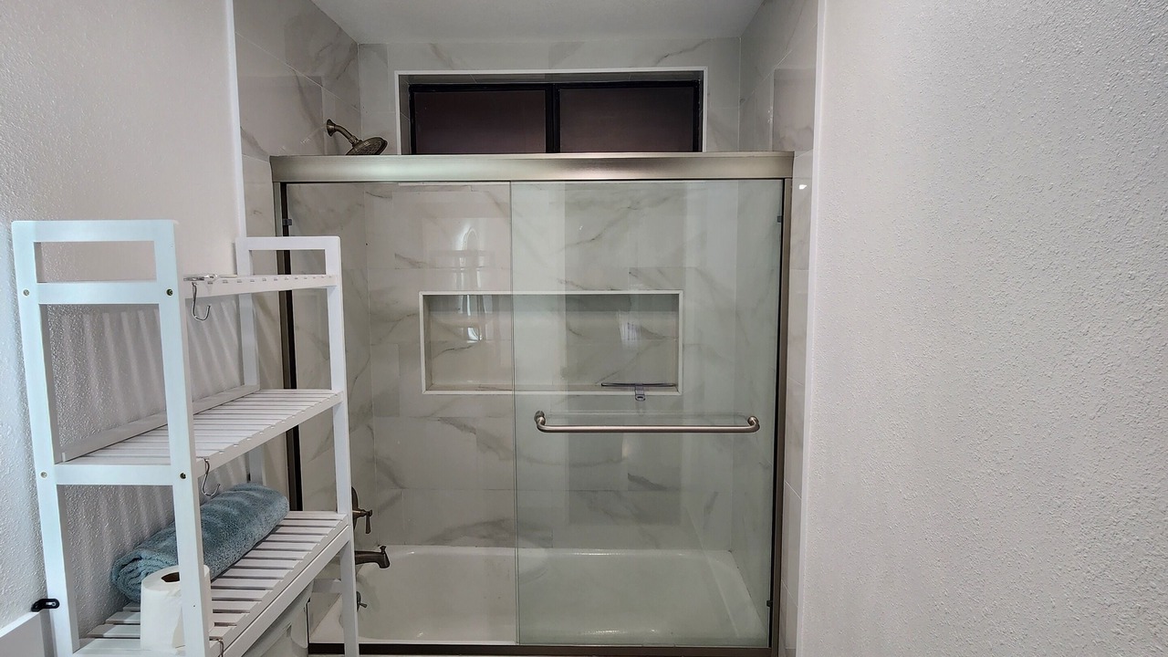 Photo of Bathroom in Hellman Street