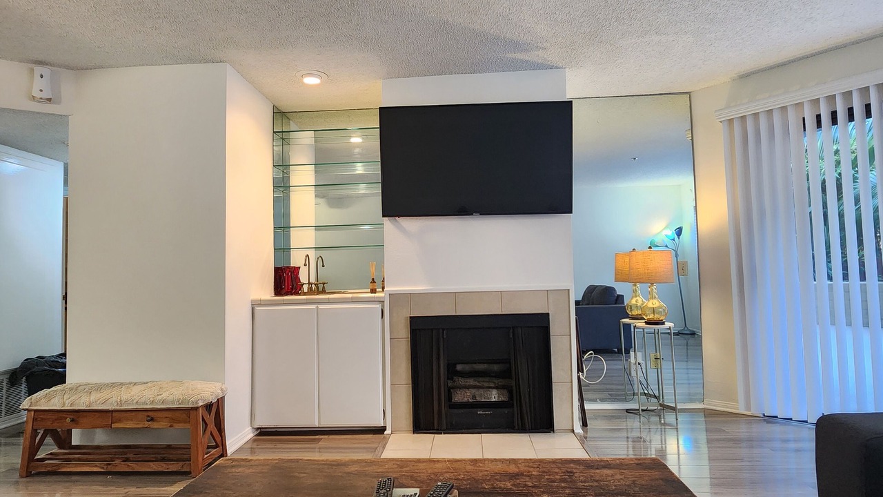 Photo of Livingroom in Hellman Street