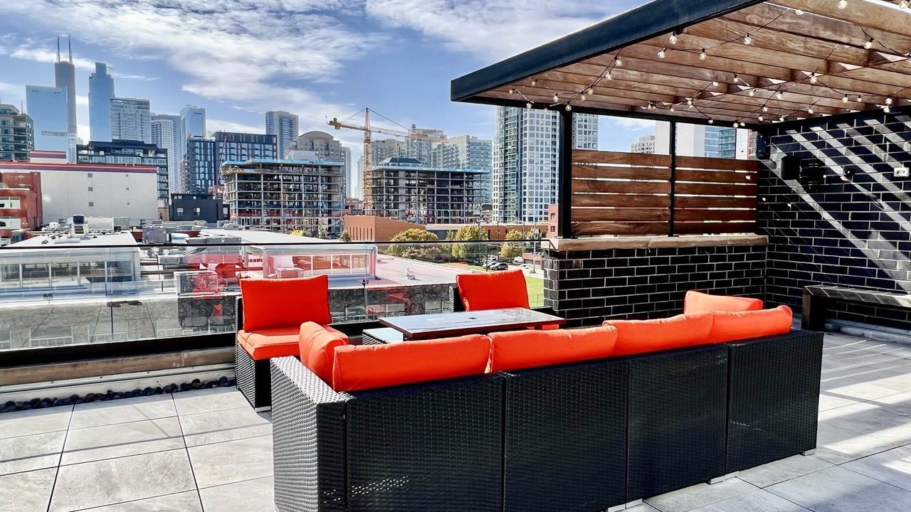 Photo of Patio Balcony in Near North Side