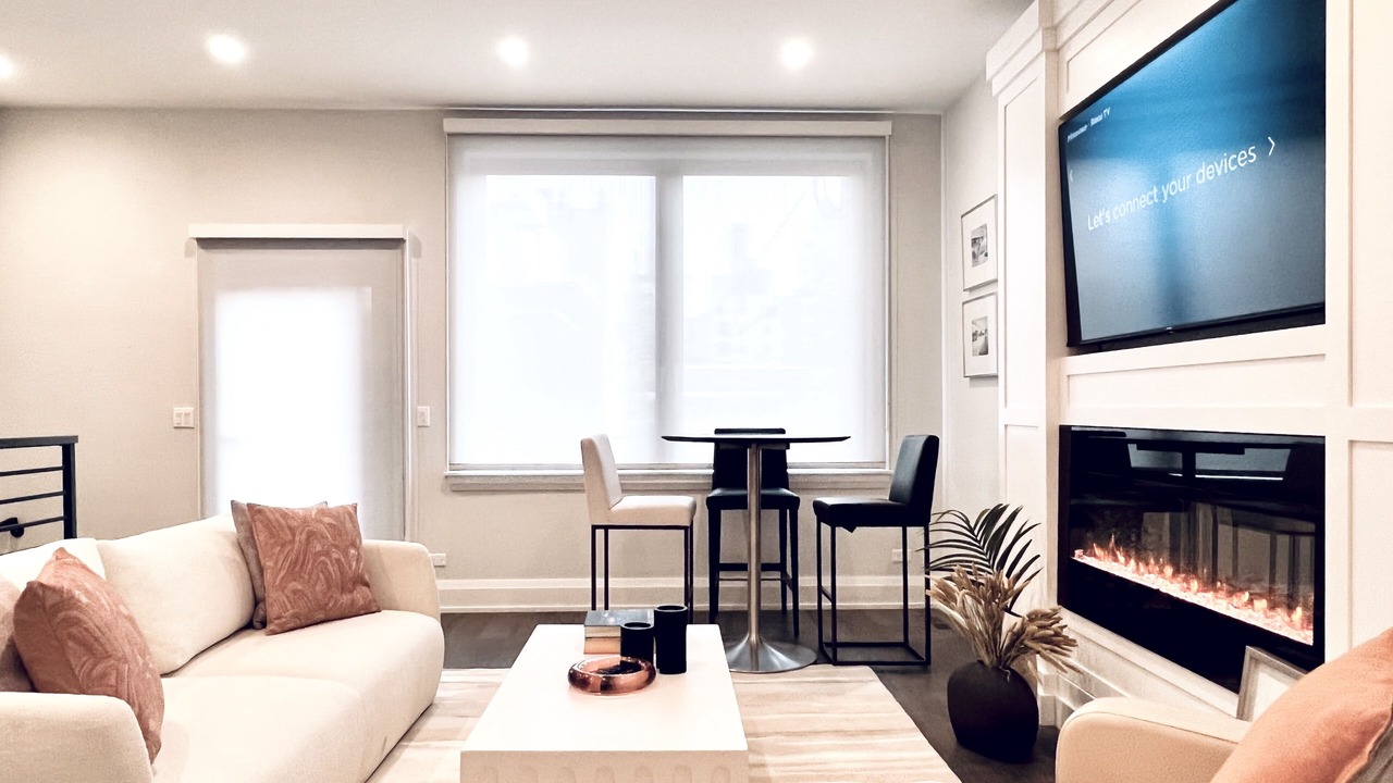 Photo of Livingroom in Near North Side