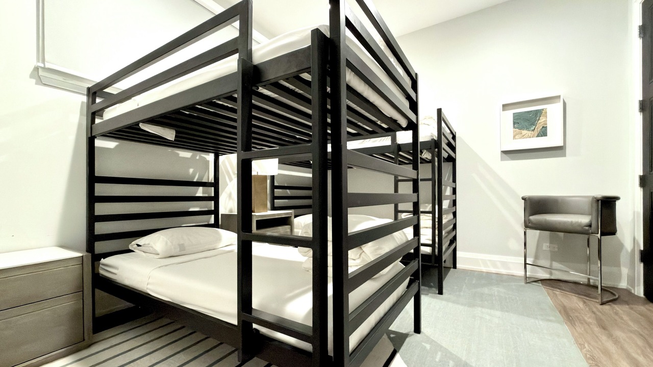 Photo of Bedroom in Near North Side