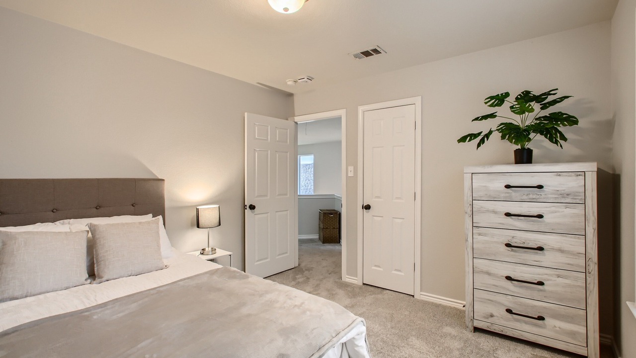 Photo of Bedroom in Lincoln Park