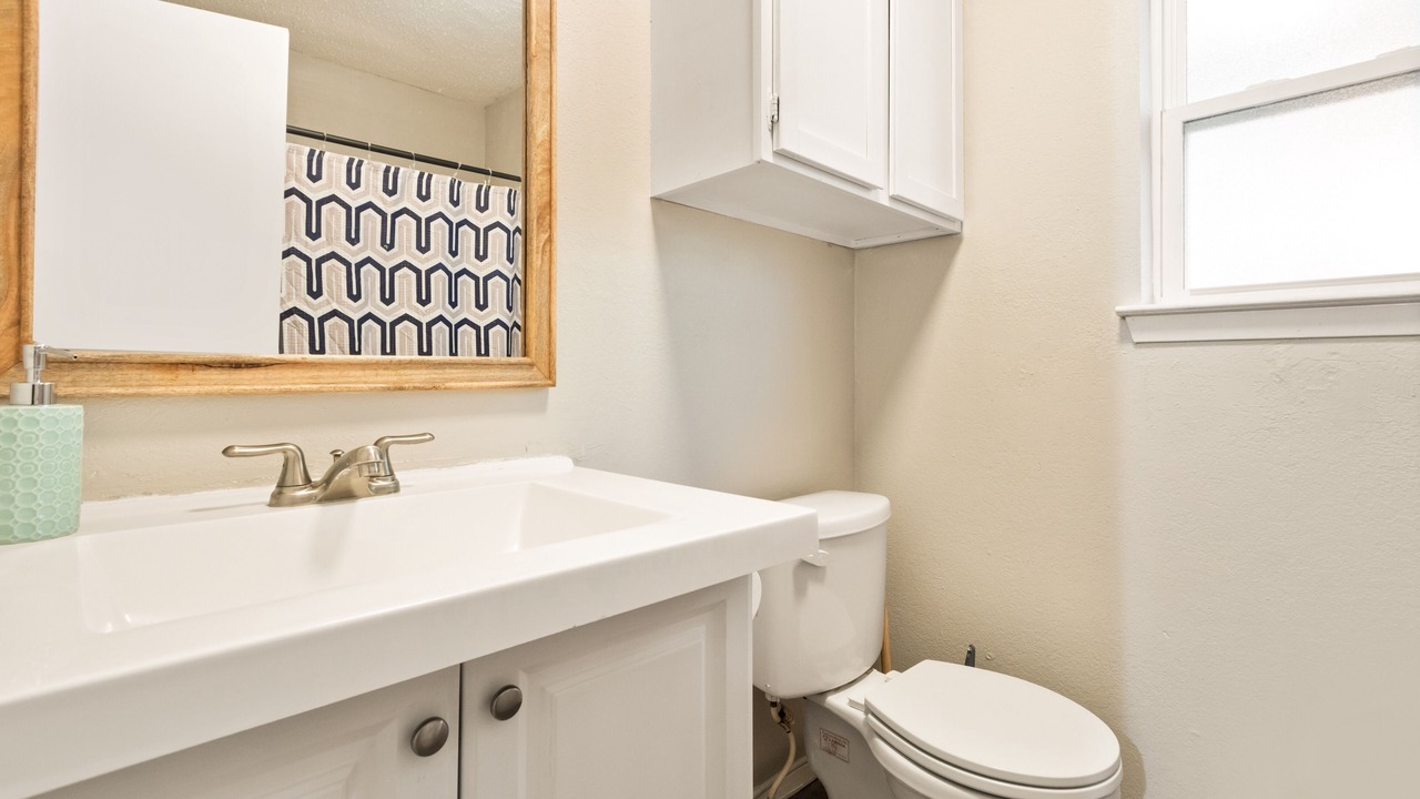 Photo of Bathroom in Central Arlington