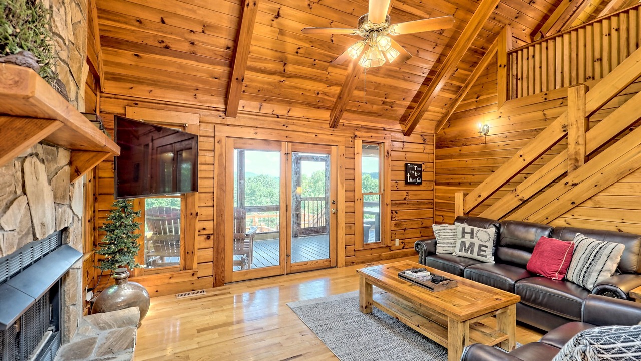 Photo of Livingroom in My Mountain