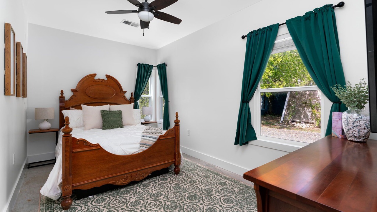 Photo of Bedroom in Kyle