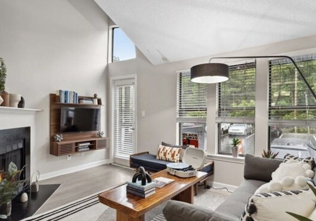 Photo of Livingroom in Loring Heights