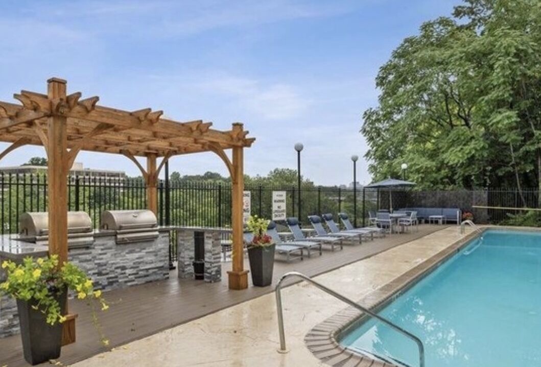 Photo of Outdoor in Loring Heights