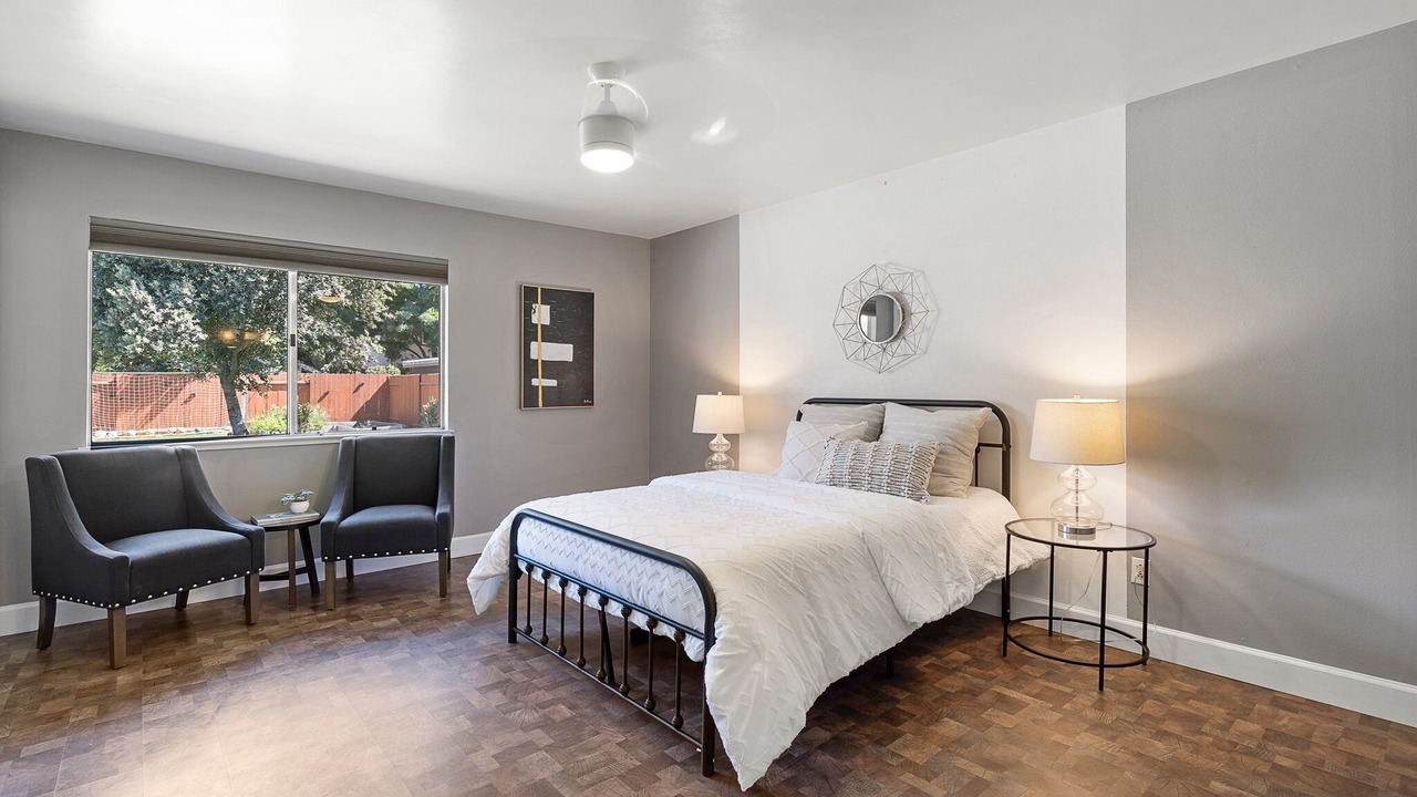 Photo of Bedroom in West Davis Manor