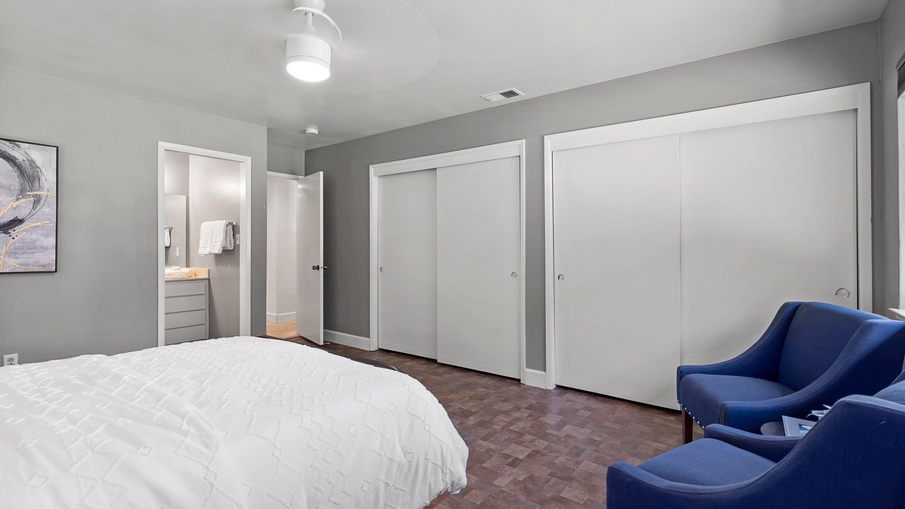 Photo of Bedroom in West Davis Manor