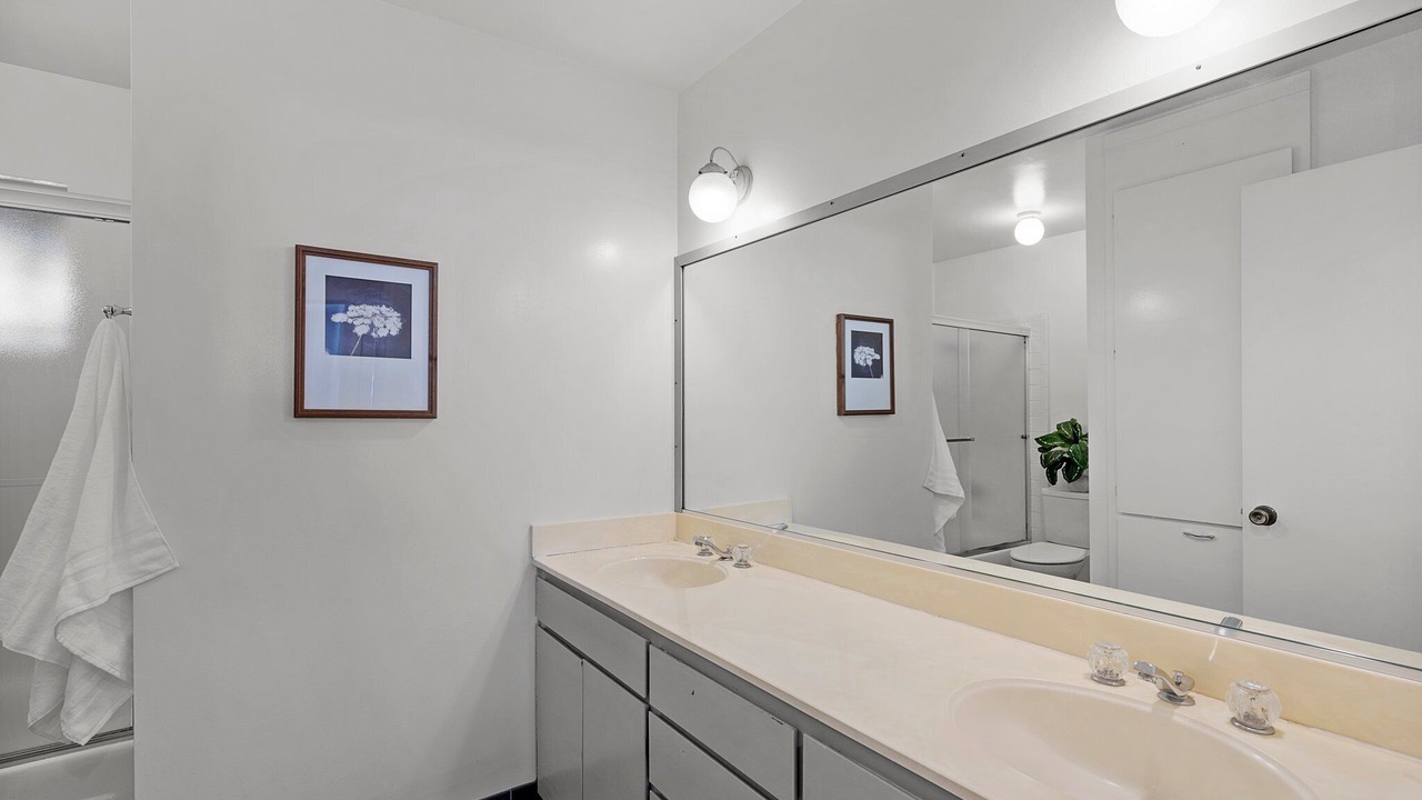 Photo of Bathroom in West Davis Manor