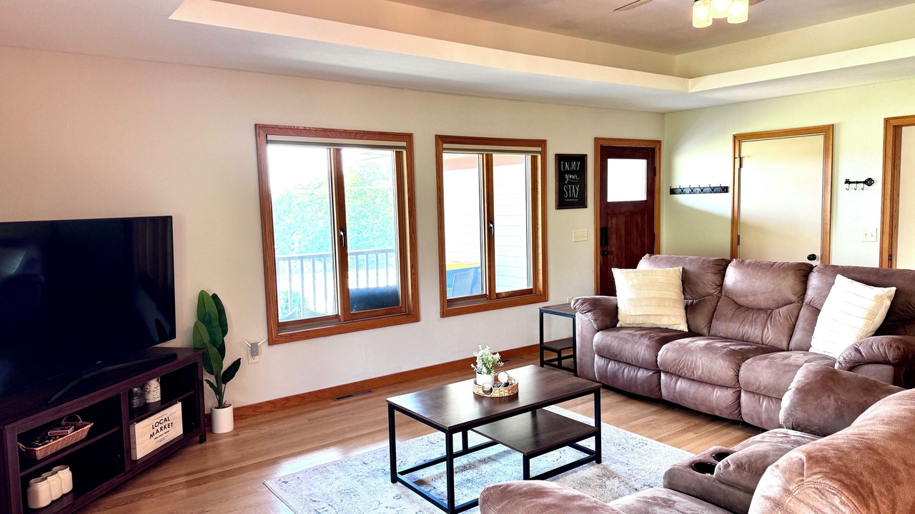 Photo of Livingroom in Hillsboro