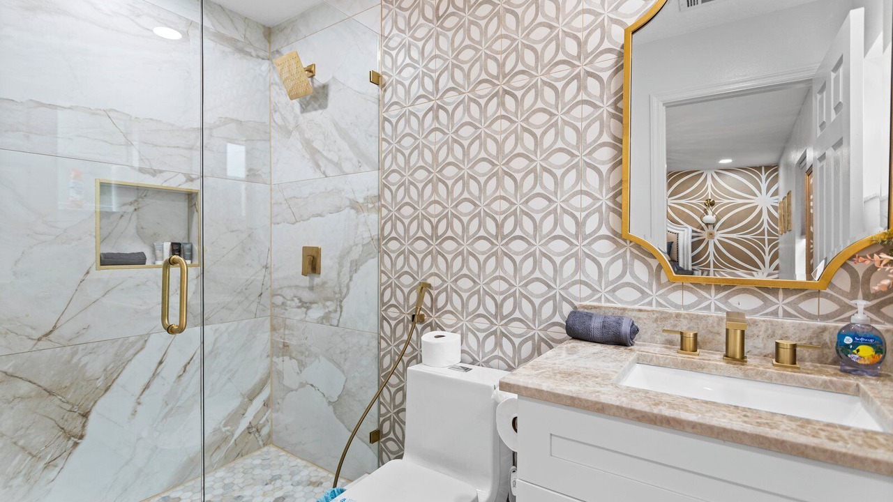Photo of Bathroom in Clair-Mel City
