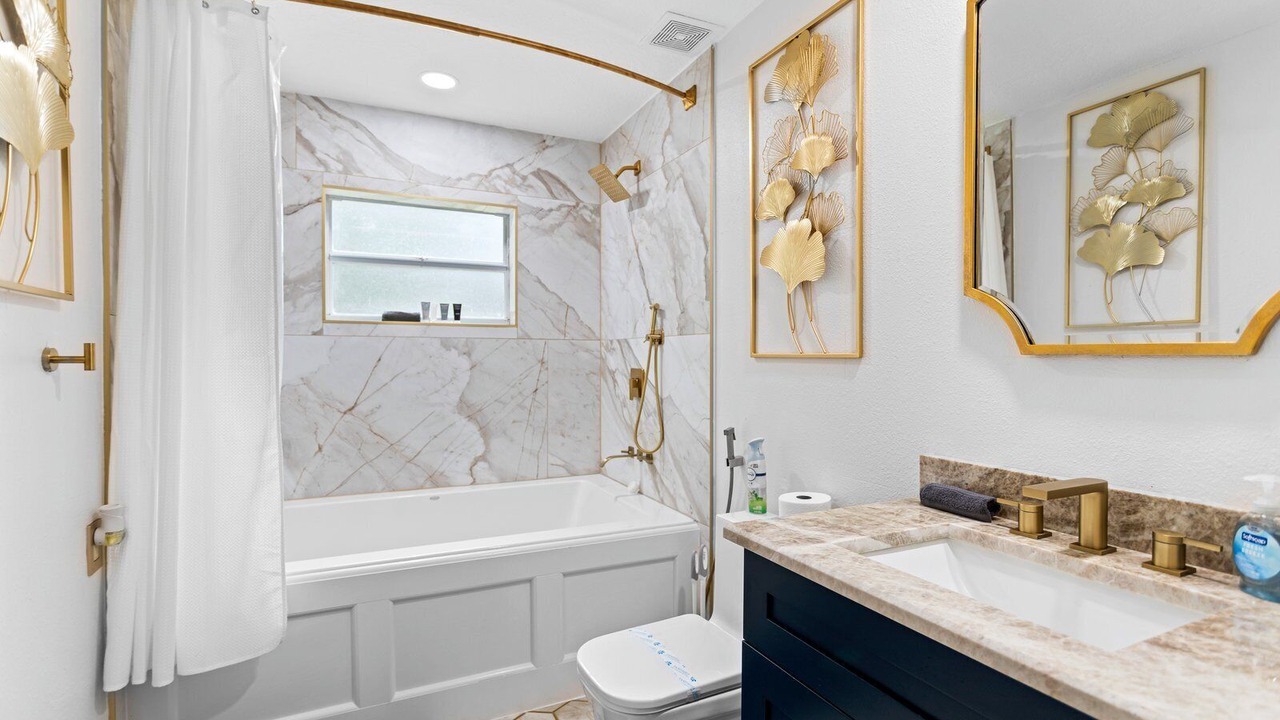 Photo of Bathroom in Clair-Mel City