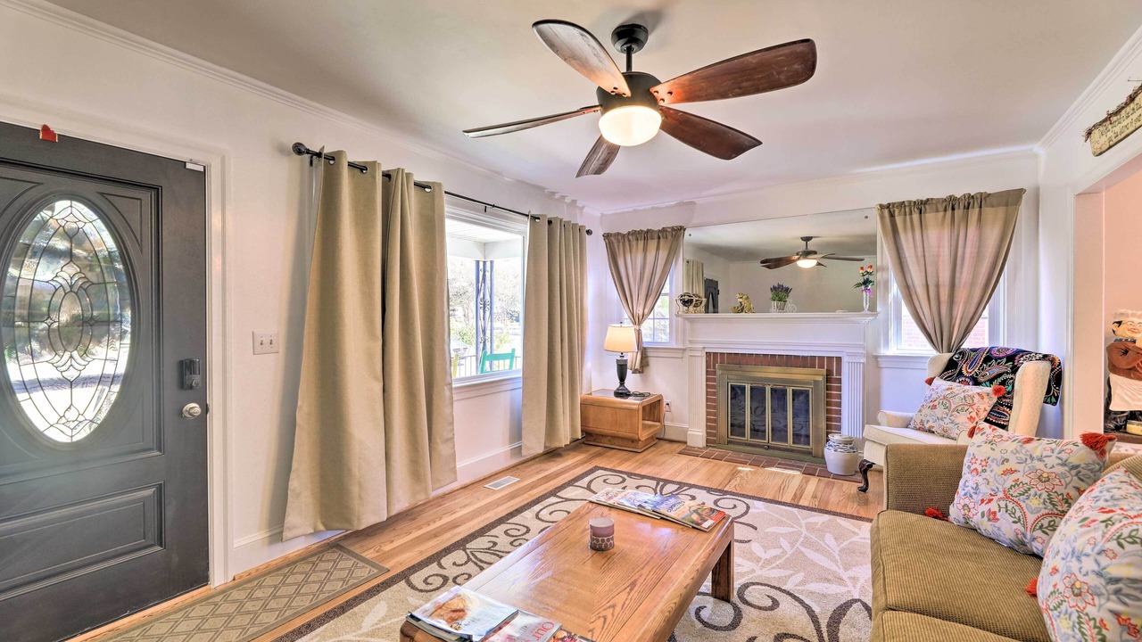 Photo of Livingroom in Jacksonville