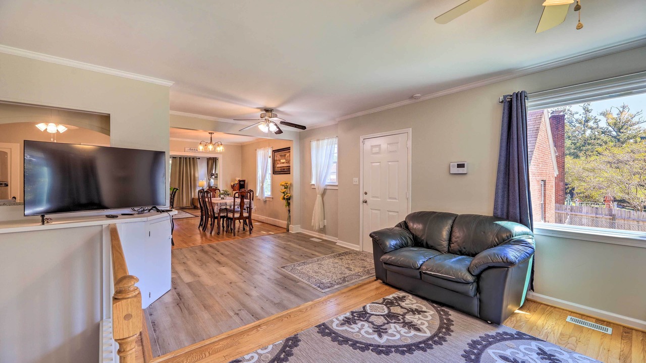 Photo of Livingroom in Jacksonville