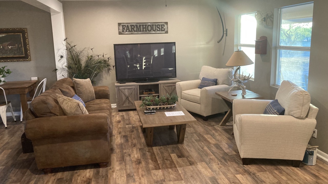 Photo of Livingroom in Paint Rock