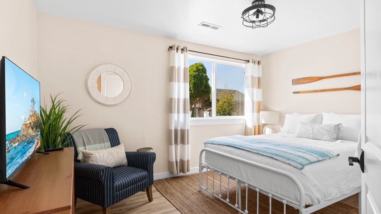 Photo of Bedroom in Crescent City