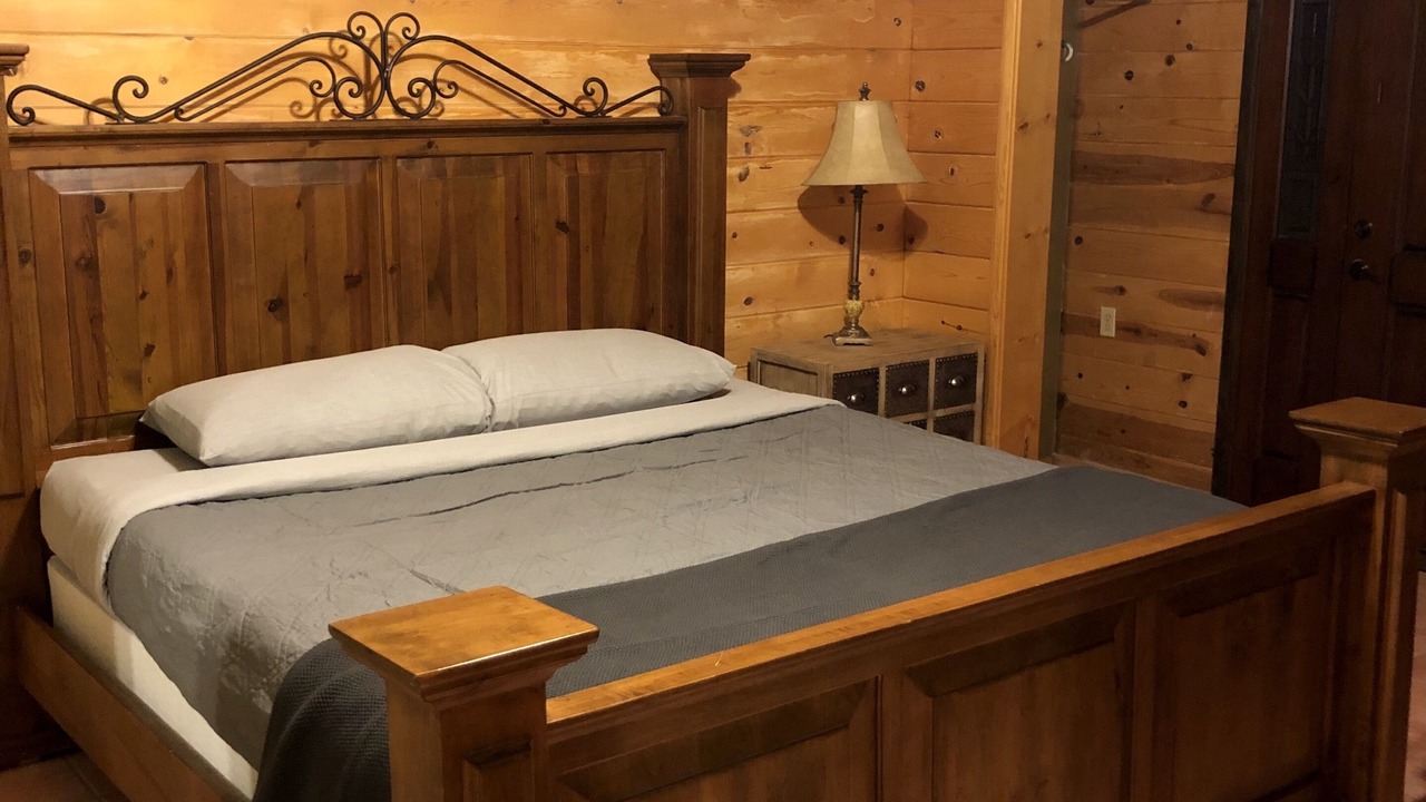 Photo of Bedroom in Rimrock