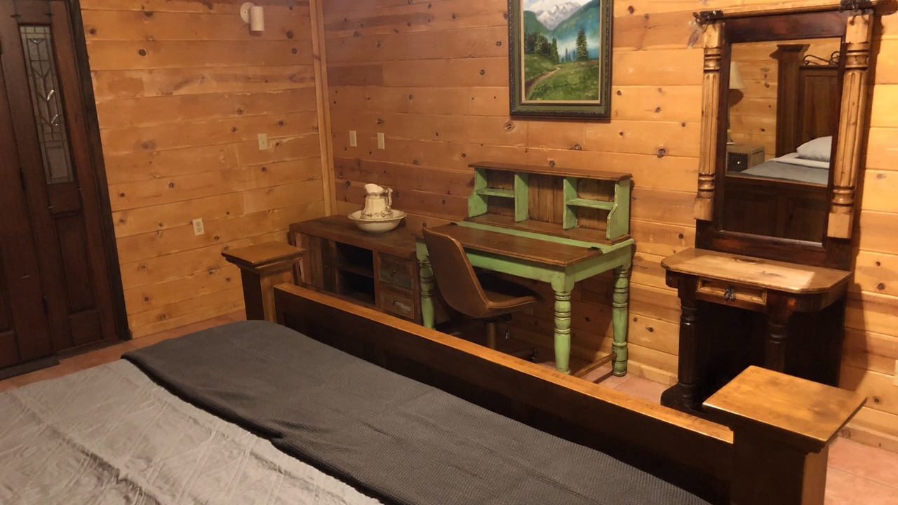 Photo of Bedroom in Rimrock