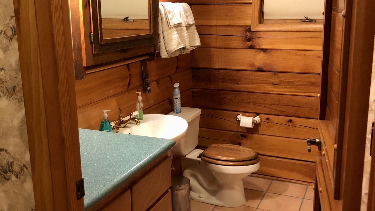 Photo of Bathroom in Rimrock