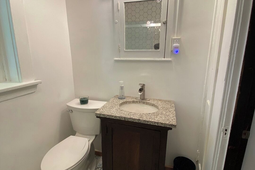 Photo of Bathroom in Point Breeze North