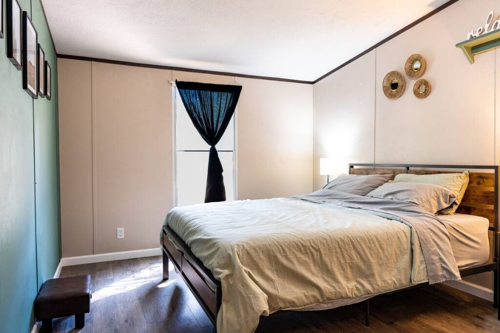 Photo of Bedroom in Elgin