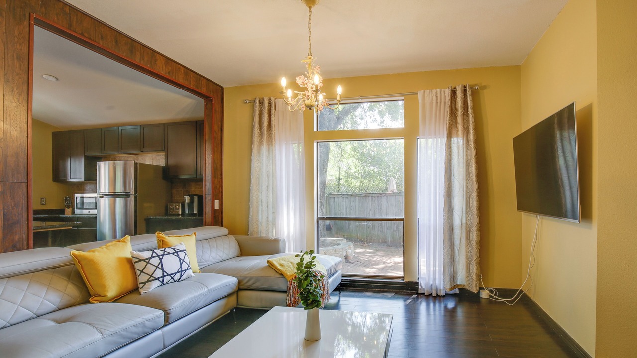 Photo of Livingroom in North San Antonio - SAT