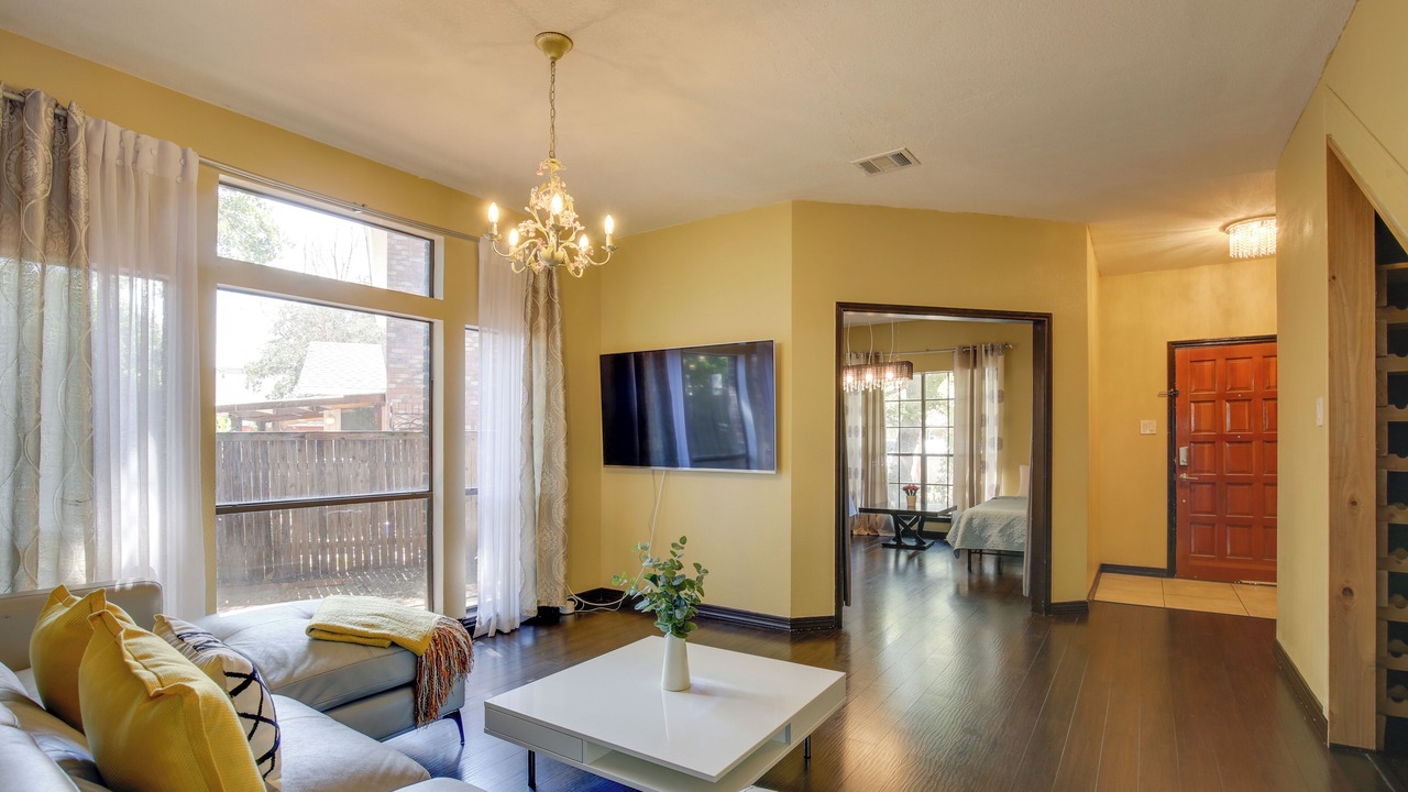 Photo of Livingroom in North San Antonio - SAT
