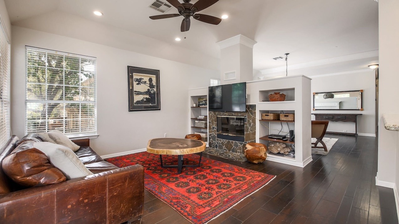 Photo of Livingroom in Lower Basin Lake Travis