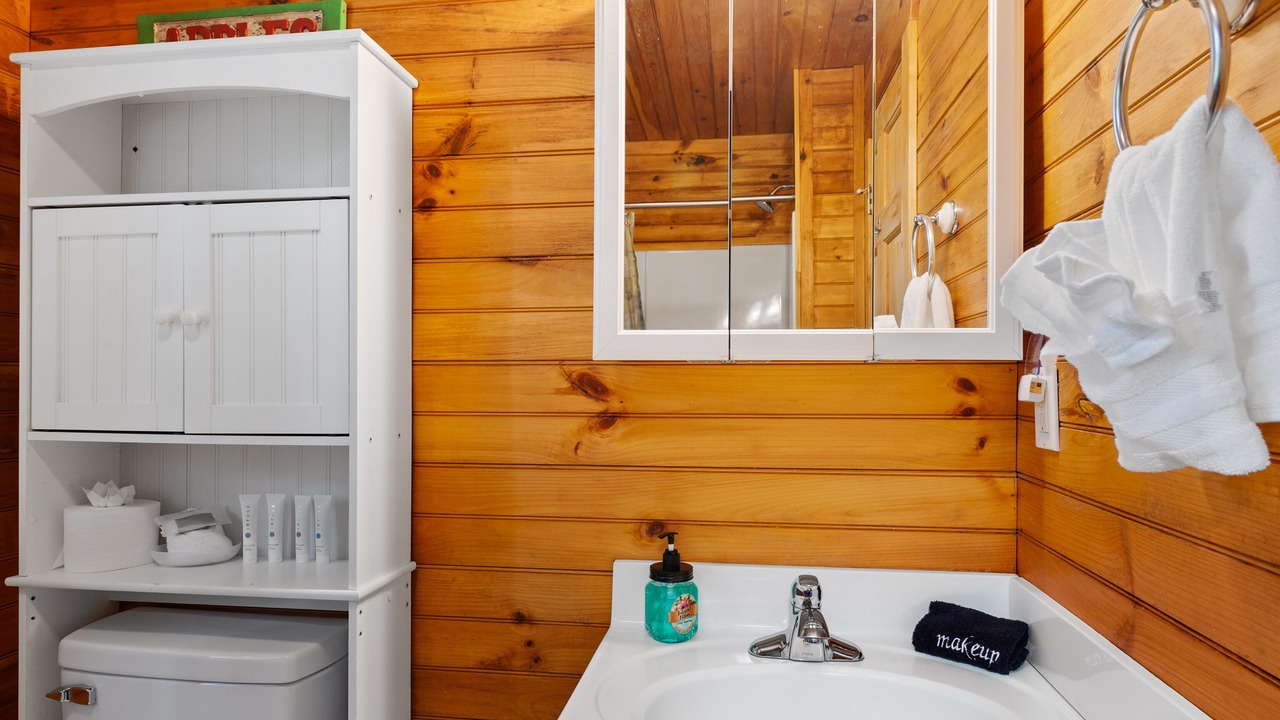 Photo of Bathroom in Maggie Valley