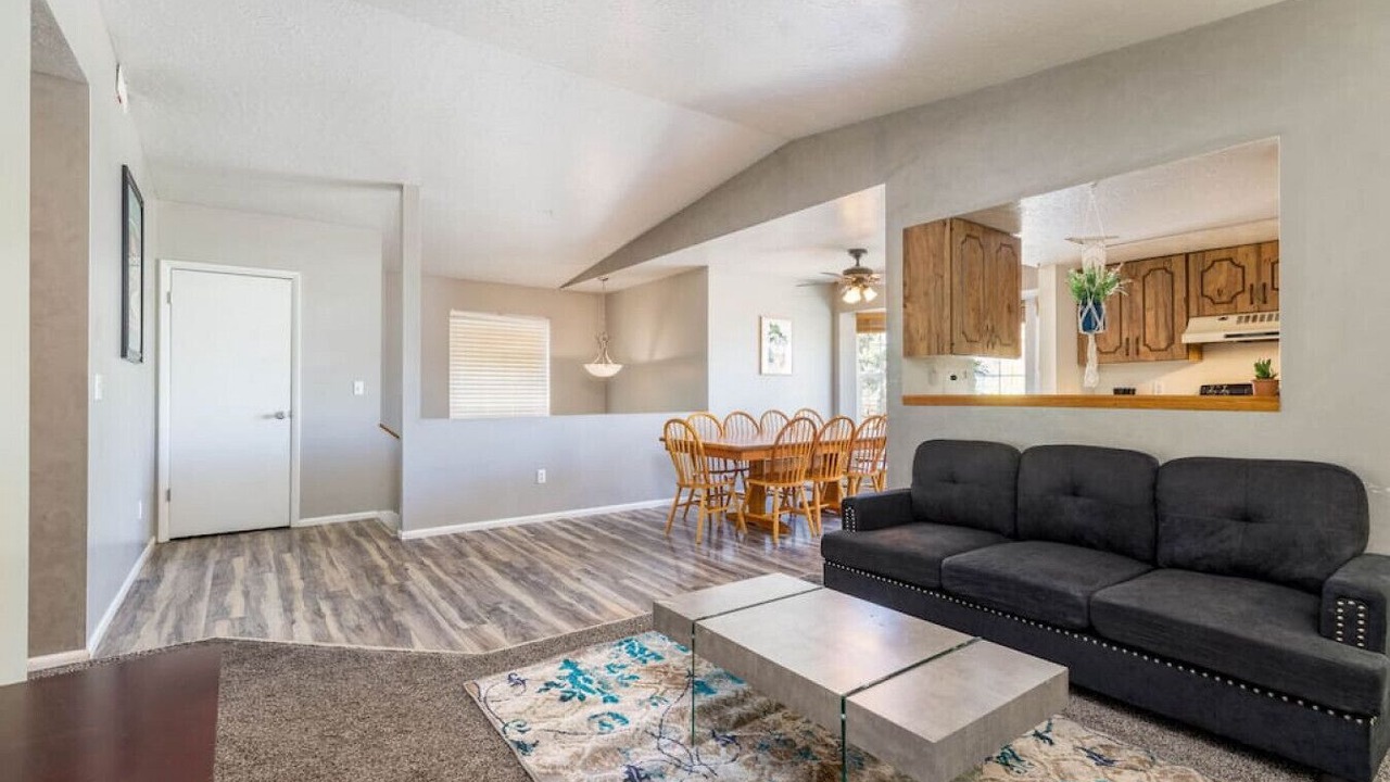 Photo of Livingroom in West Jordan