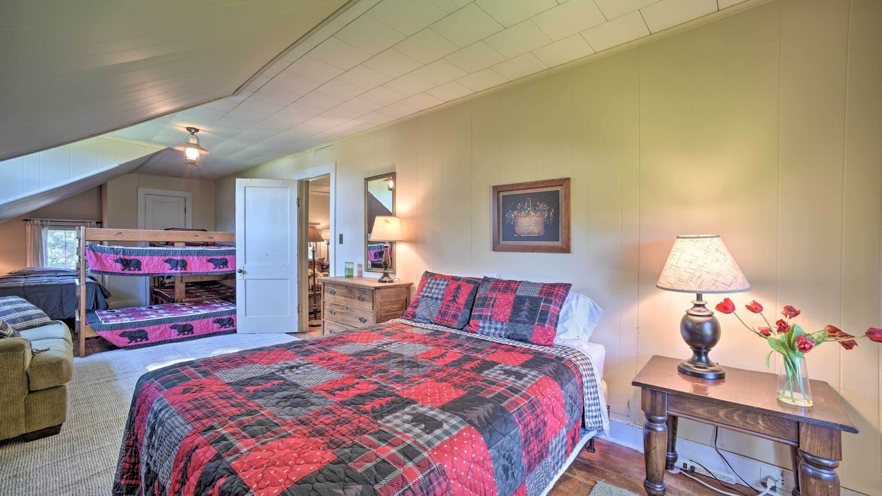 Photo of Others in Speculator