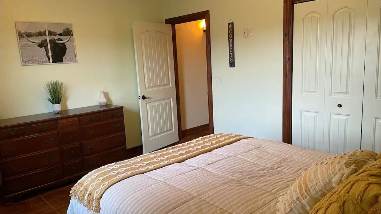 Photo of Bedroom in Daisy