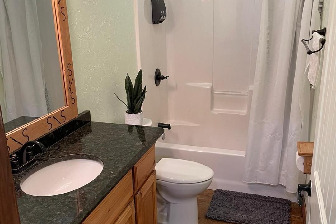 Photo of Bathroom in Daisy