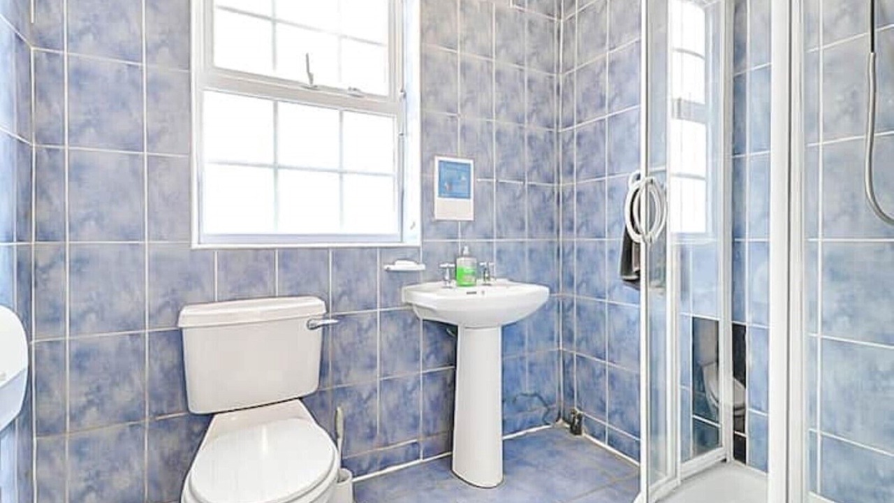 Photo of Bathroom in Luton