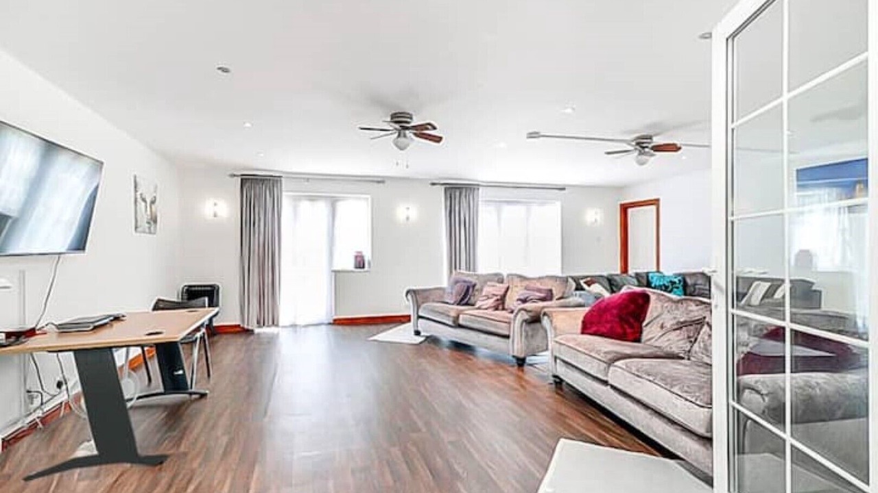 Photo of Livingroom in Luton