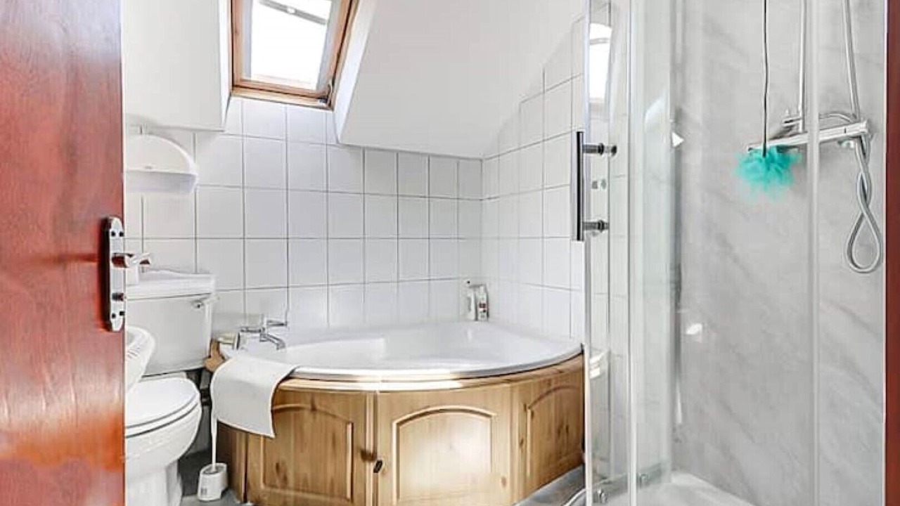 Photo of Bathroom in Luton