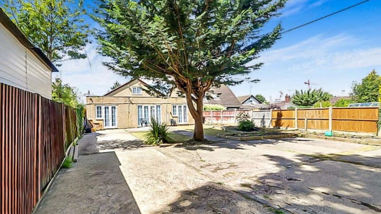 Photo of Outdoor in Luton